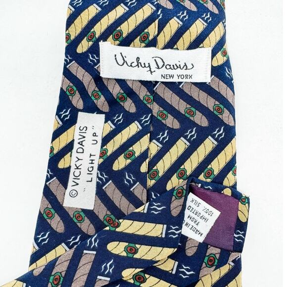Vicky Davis "Light Up" cigar pattern designer vintage 100% silk tie 4" w - Picture 2 of 6